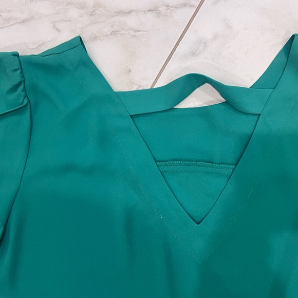 LOFT M Emerald green drapey lightweight blouse top back Vneck strap Spring - Picture 13 of 15